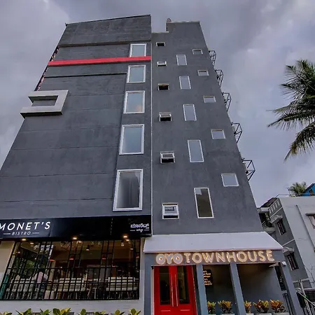 Oyo Townhouse 035 Indiranagar Hotel